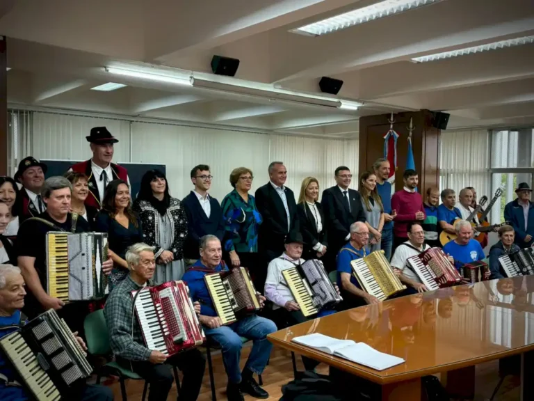 el-concejo-municipal-destaco-los-10-anos-de-«acordeones-solidarios»