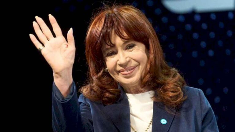 antes-del-acto-politico,-cristina-kirchner-envia-criticas-a-milei-y-mensajes-a-la-interna-del-peronismo