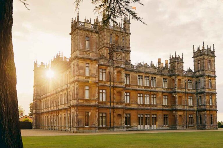 la-mansion-mas-grande-de-hampshire:-asi-es-el-castillo-donde-se-filmo-downton-abbey