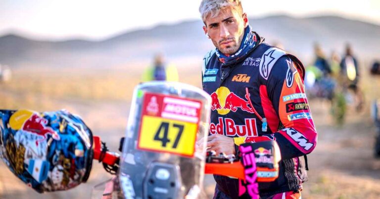 el-grave-accidente-de-kevin-benavides,-bicampeon-del-rally-dakar:-tiene-«pronostico-reservado»-y-piden-«cautela»-por-su-familia