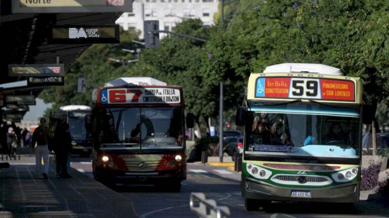 la-uta-cerro-un-acuerdo-salarial-y-desactivo-el-paro-de-colectivos-en-amba:-el-basico-supera-el-$1-millon