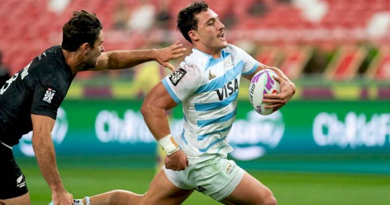 los-pumas-7s-apabullaron-a-gran-bretana-y-dieron-el-primer-paso-en-la-gran-final-del-circuito-mundial-de-seven