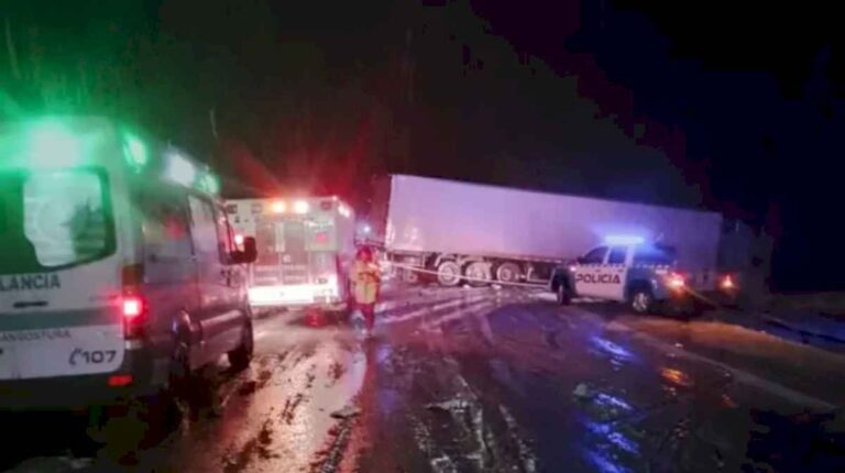 murieron-cuatro-personas-tras-un-choque-entre-una-camioneta-y-un-camion-en-la-ruta-40