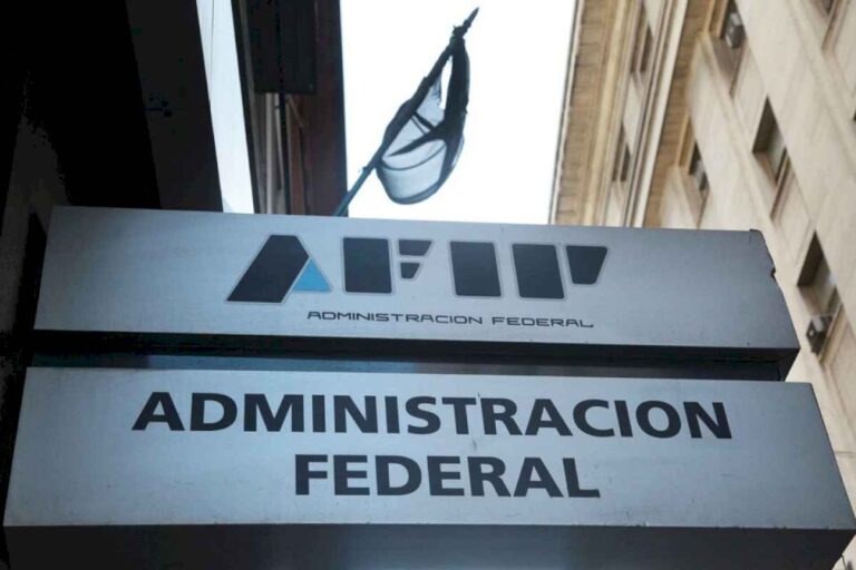 ingresos-fiscales-en-onda-recesiva