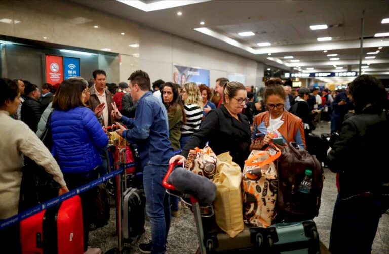 por-un-problema-tecnico,-hay-demoras-en-los-vuelos-de-aerolineas-argentinas-en-todos-los-aeropuertos-del-pais