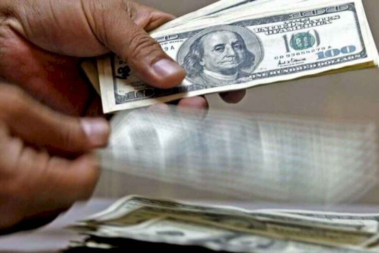 dolar-blue,-dolar-hoy:-a-cuanto-cotizan-el-martes-6-de-agosto