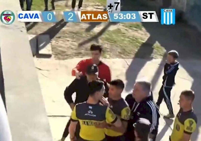 luis-ventura-exploto-de-bronca-contra-un-arbitro-que-lo-expulso-durante-la-derrota-de-victoriano-arenas:-te-voy-a-pasar-los-videos-por-todos-lados