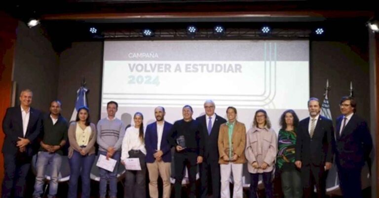 los-atletas-olimpicos-se-unen-por-la-educacion-en-la-campana-volver-a-estudiar-2024