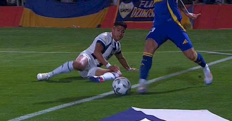 copa-argentina:-el-polemico-gol-de-boca-contra-talleres,-sin-var-y-con-el-arbitro-andres-merlos-en-la-mira