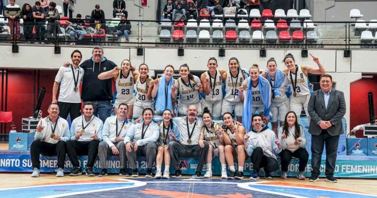 la-seleccion-argentina-femenina-y-otro-hito-en-el-basquet:-victoria-ante-brasil-para-ser-bicampeonas-del-sudamericano