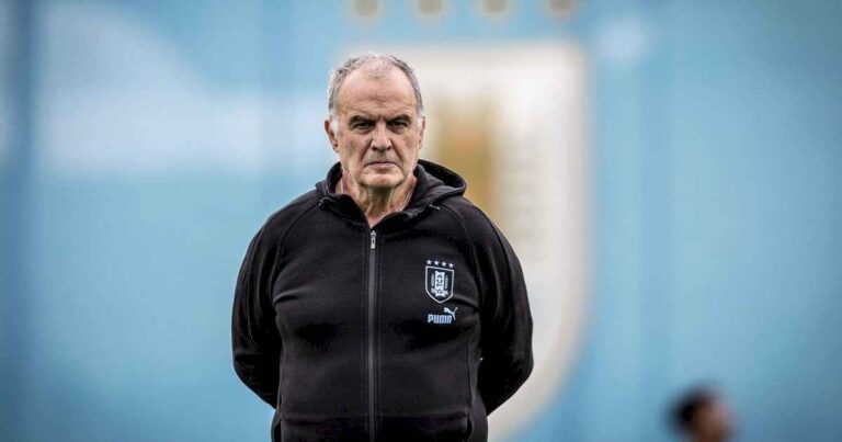 la-seleccion-de-uruguay-se-reencontro-cara-a-cara-con-marcelo-bielsa-tras-las-explosivas-declaraciones-de-suarez-y-los-referentes