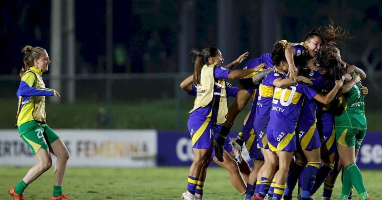 las-gladiadoras-de-boca-tuvieron-a-una-laurina-oliveros-que-se-hizo-gigante-en-los-penales,-le-ganaron-a-santos-y-son-semifinalistas-de-la-copa-libertadores