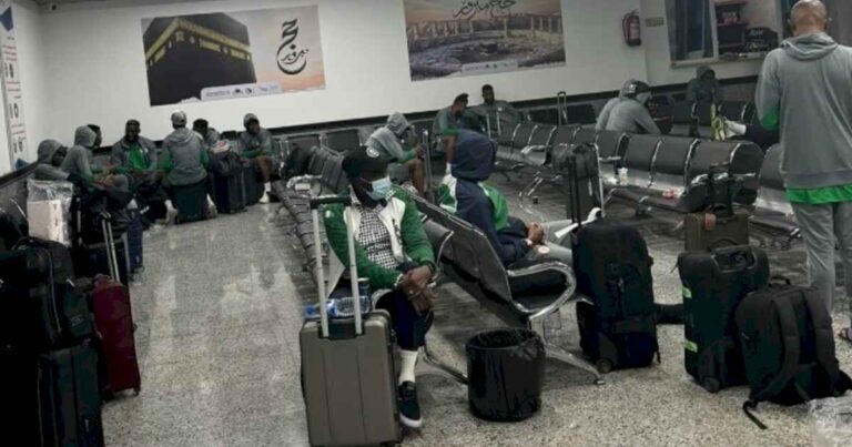 «tratos-inhumanos»-y-boicot:-por-que-la-seleccion-de-nigeria-decidio-no-jugar-en-libia-por-la-clasificacion-a-la-copa-africana-de-futbol