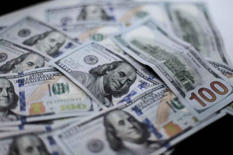 dolar-blue,-dolar-hoy:-a-cuanto-cotizan-el-martes-15-de-octubre