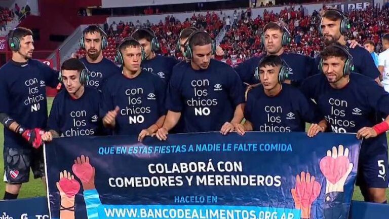 El fútbol como herramienta para concientizar: el emotivo apoyo al arquero de Independiente