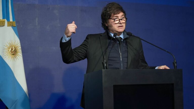 En la UIA, Milei rechazó las políticas de apoyo  a la industria