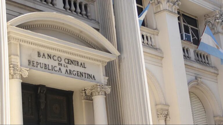 Al final, el Banco Central confirmó que envió al exterior parte de las reservas de oro pero no definió los destinos