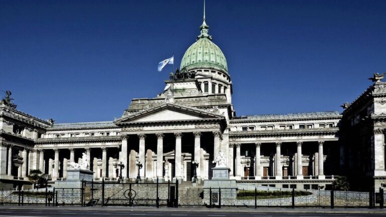 Aumento a jubilados: la «batalla» por el veto vuelve a tensionar al Congreso