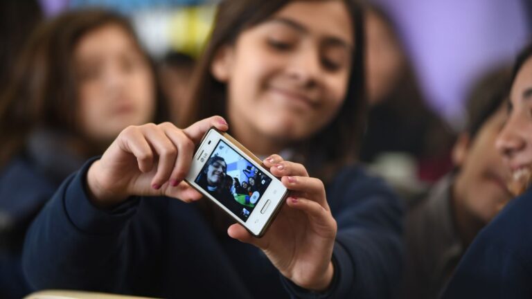 Una escuela de Rosario propone a sus alumnos pasar una semana sin pantallas