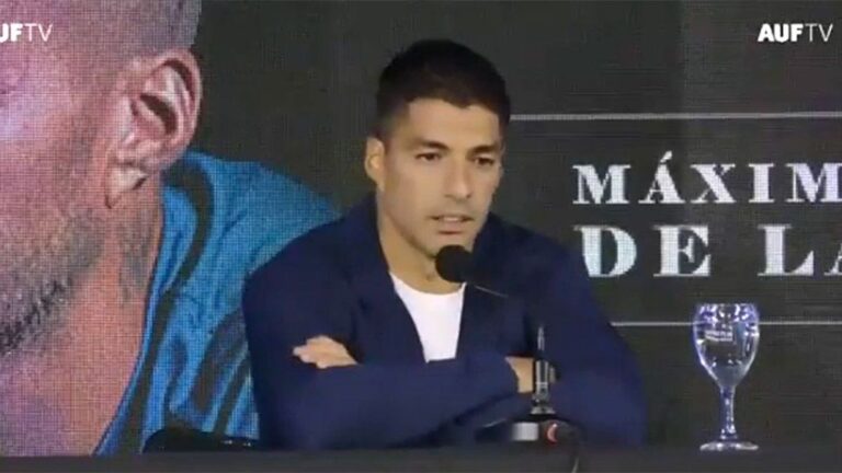 Luis Suárez anunció su retiro de la selección de Uruguay emocionado hasta lágrimas