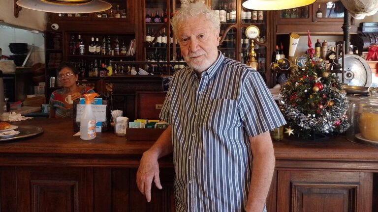 Murió el periodista rosarino Carlos Gabetta, faro de la gráfica nacional de los 80