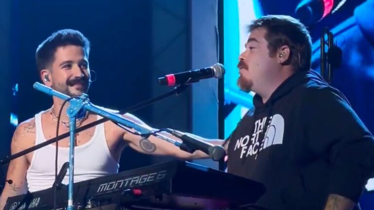 Camilo invitó a Migue Granados al escenario y cantaron «Seminare»