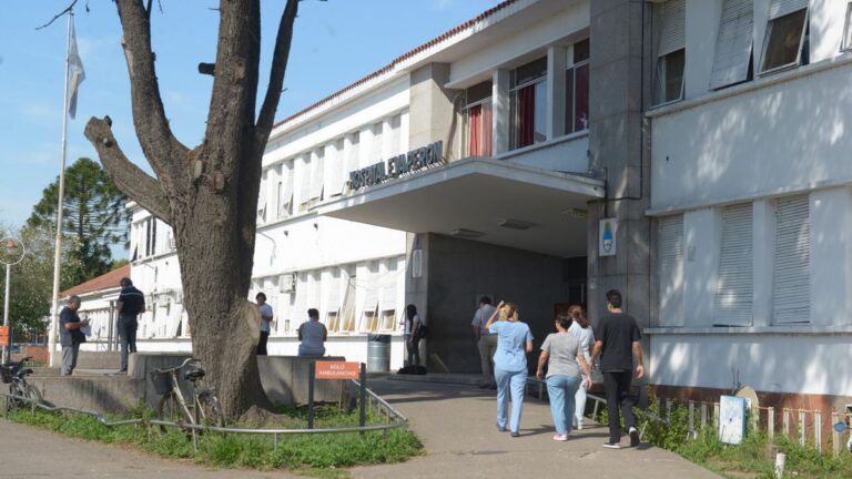Un médico del Hospital Eva Perón recibió una golpiza brutal y suspenden la atención