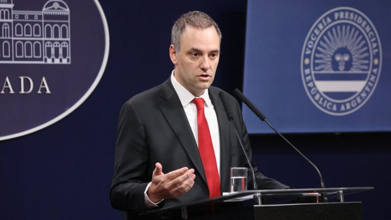 Qué dijo el gobierno sobre la denuncia sobre la «valijera libertaria»