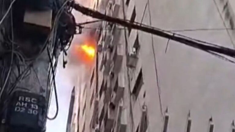 Se desató un incendio en el piso 11 de un edificio del microcentro de Rosario