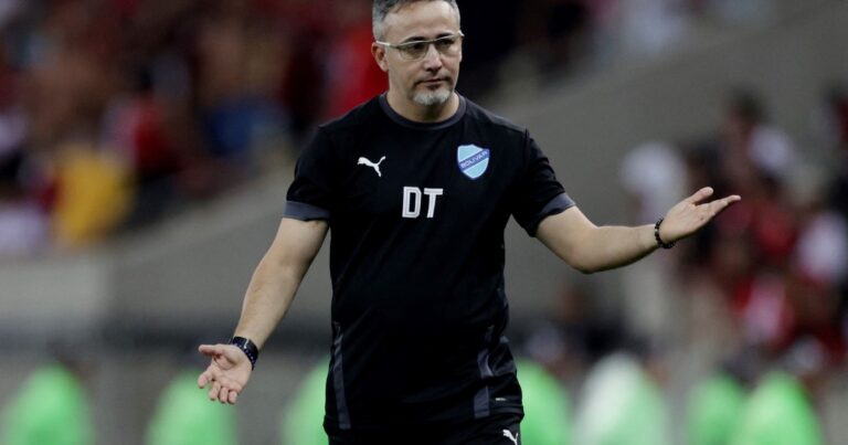 Dominio argentino en los bancos: arranca el torneo boliviano con mayoría de DTs argentinos