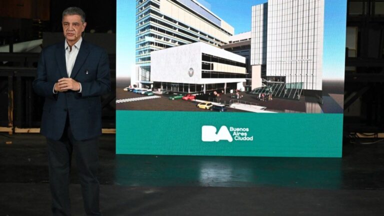 Jorge Macri anunció obras en el Centro Cultural San Martín: «Vamos a recuperar el esplendor»