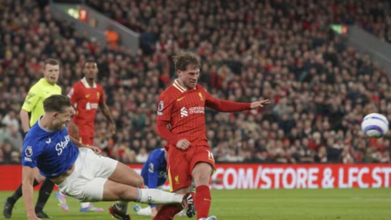 Amenazaron de muerte al jugador de Everton que le pegó una brutal patada a Alexis Mac Allister