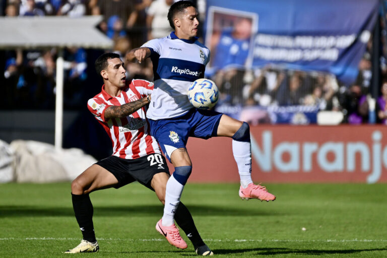 Estudiantes igualó sobre el final el clásico ante Gimnasia