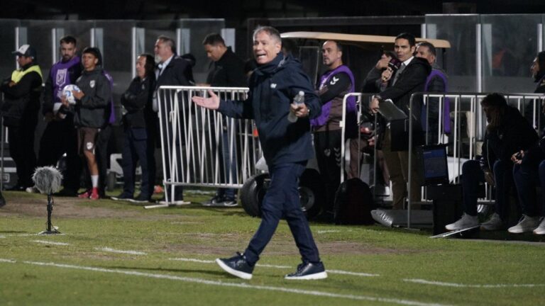 Ariel Holan busca al mejor reemplazante de Malcorra en Central