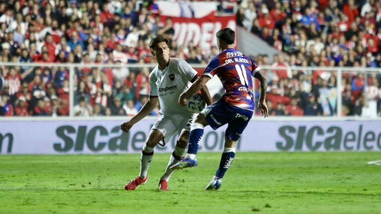 Unión y Newell’s empataron, y por ahora no se meten en los octavos del Torneo Apertura