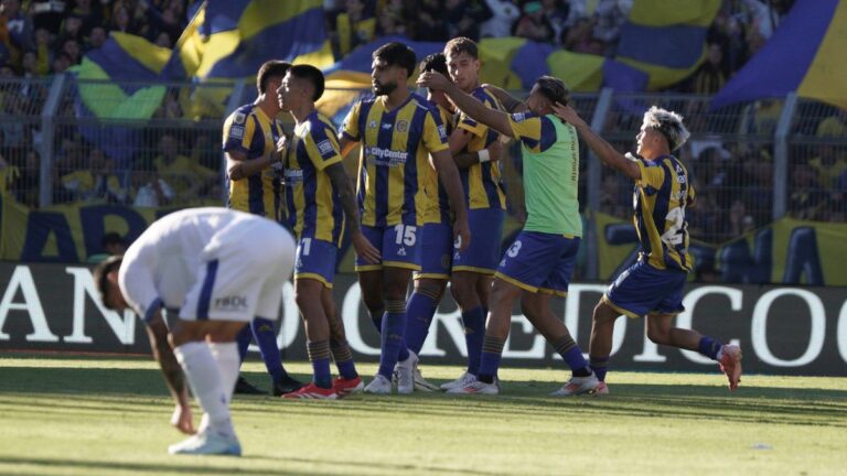 Central, otras vez en el Gigante de Arroyito, donde tiene un andar de diez