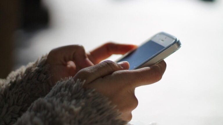 ARCA amplió la cantidad de documentos que los monotributistas podrán emitir desde su celular