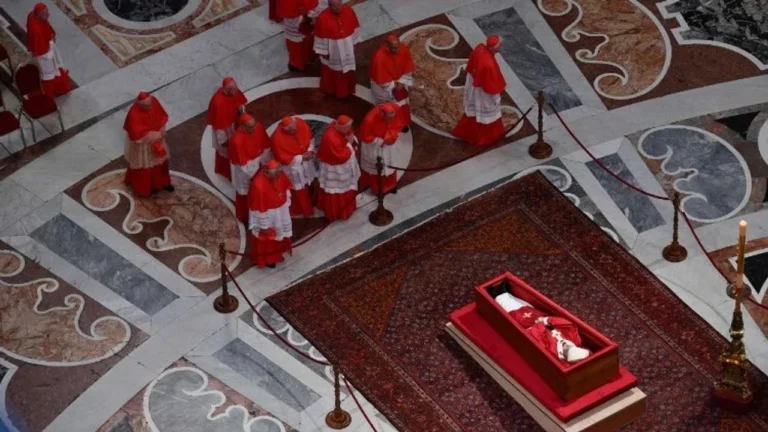Cómo se desarrollarán los novendiales en sufragio por el papa Francisco