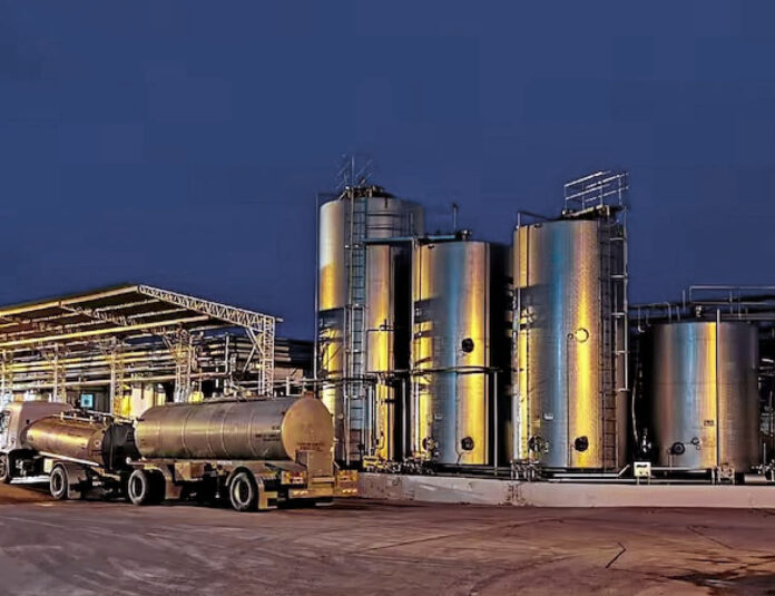 Vicentin suma otro golpe: su ex división láctea frena la producción por 30 días