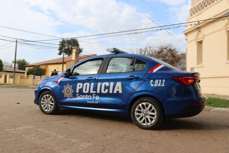 Hallan un hombre secuestrado en un auto en Capitán Bermúdez