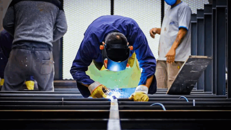 El Indec confirmó que la actividad económica se frenó: en marzo cayó 1,8%