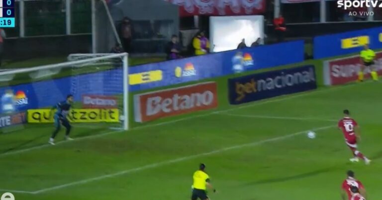 Video: Alan Patrick picó un penal y se la regaló al arquero, que después lo gastó