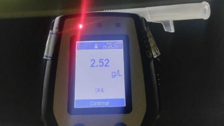 Camionero alcoholizado por la ruta 21 a la altura de Pueblo Esther: el test le dio 2,52