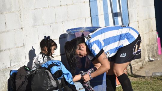 Vamos, Mami, a ganar, la arenga que llenó de ternura un partido de la Liga Cordobesa