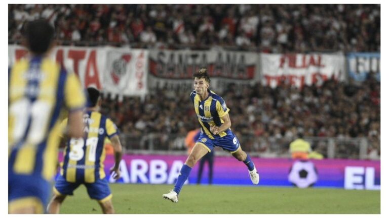 Central: Juan Cruz Komar lustra los botines para seguir en el equipo