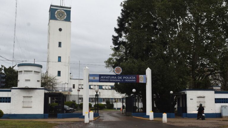 Detuvieron a otro policía por el fraude con combustible en la Unidad Regional II de Rosario