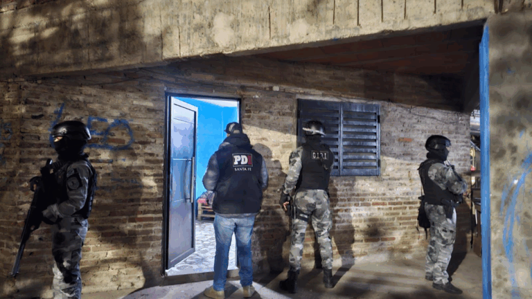 Dos detenidos por el crimen de un hombre frente a un aguantadero ligado al narcotráfico