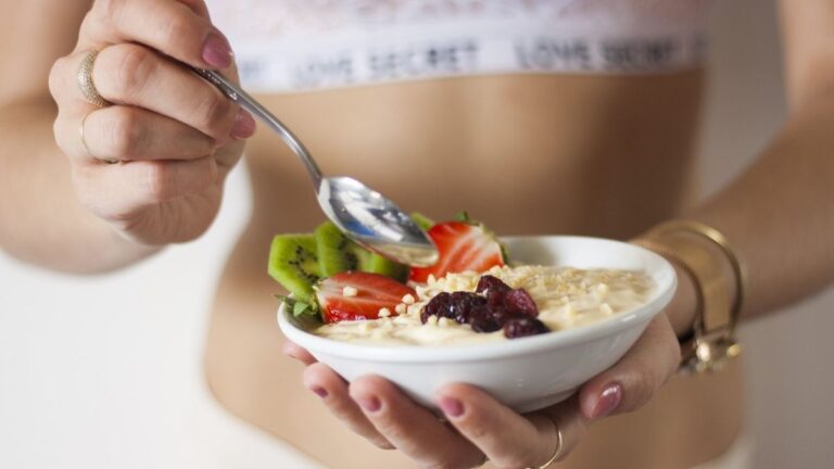 Lo ideal para comer antes de entrenar y así perder más grasa abdominal