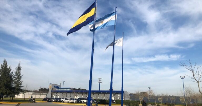 Arrancó el día de Boca: la postura de un hincha en apoyo a un jugador en la mira de Russo