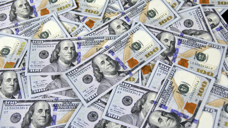 El crédito en dólares alcanzó su mayor nivel en más de 20 años